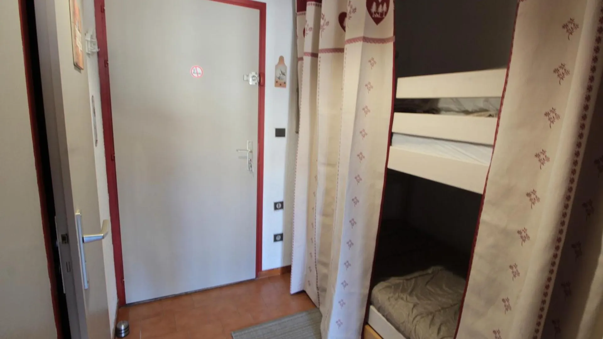 Studio Chaleureux 4 Pers, Centre Village, Proche Pistes Et Commerces, Balcon Sud-Ouest - Fr-1-572-105 Ле-Карроз-д'Араш Франция